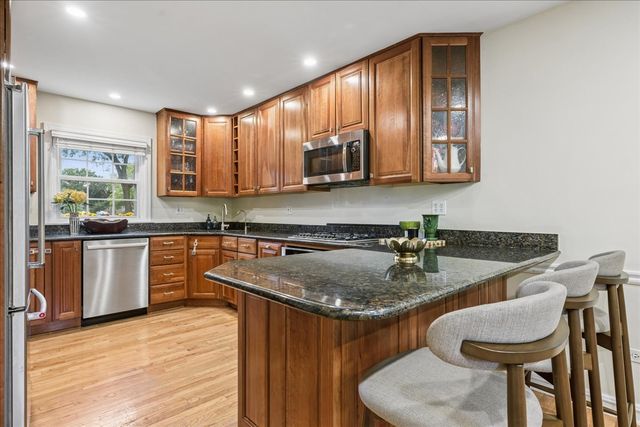431 S Pine Avenue, Arlington Heights, IL 60005