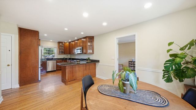 431 S Pine Avenue, Arlington Heights, IL 60005