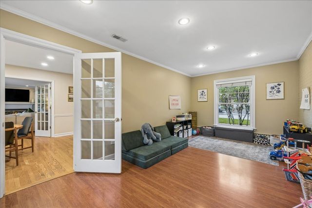 431 S Pine Avenue, Arlington Heights, IL 60005