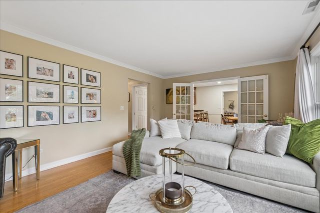 431 S Pine Avenue, Arlington Heights, IL 60005