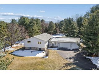 725 Packer Drive, Hudson, WI 54016