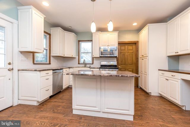 803 W BROAD ST, Quakertown, PA 18951