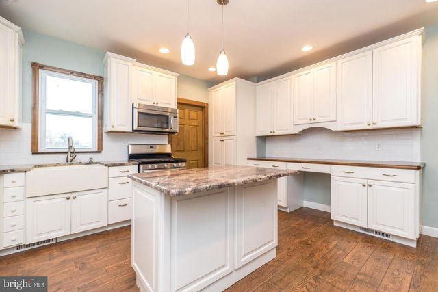 803 W BROAD ST, Quakertown, PA 18951