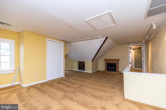 803 W BROAD ST, Quakertown, PA 18951