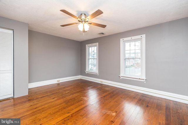 803 W BROAD ST, Quakertown, PA 18951