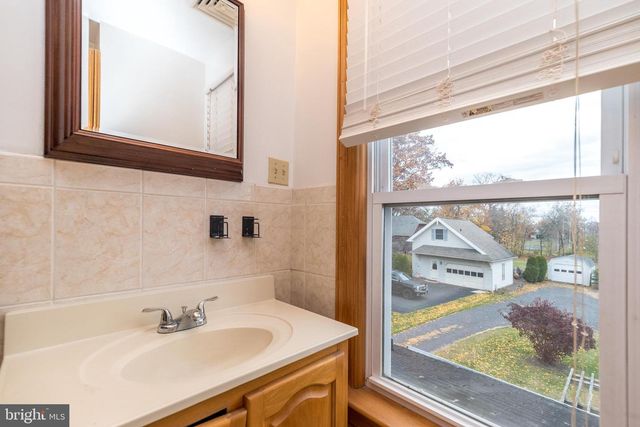 803 W BROAD ST, Quakertown, PA 18951