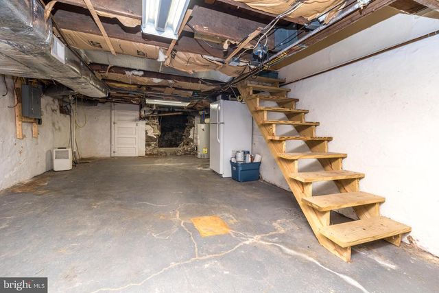 803 W BROAD ST, Quakertown, PA 18951