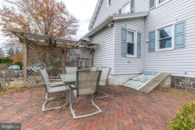 803 W BROAD ST, Quakertown, PA 18951