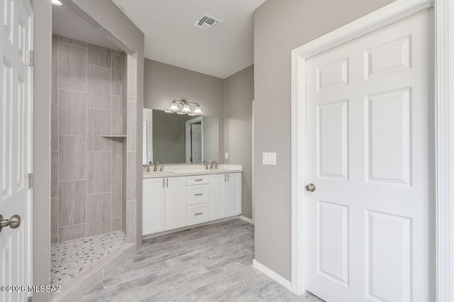 5930 N Placita Arroyo Plana, Tucson, AZ 85741