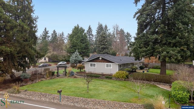 2555 NW Squire Pl, Albany, OR 97321