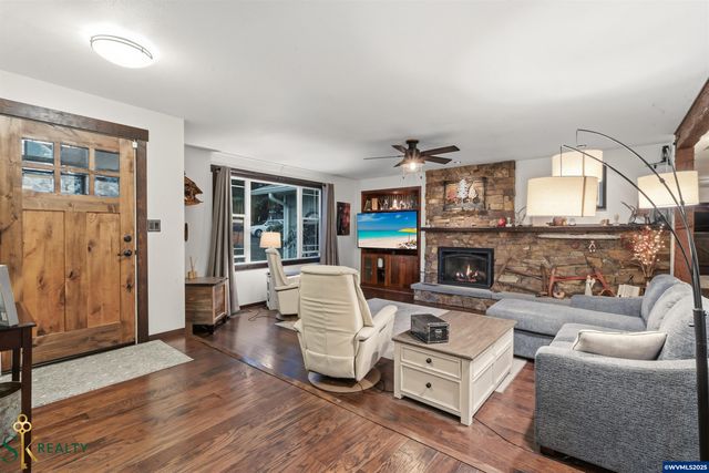 2555 NW Squire Pl, Albany, OR 97321