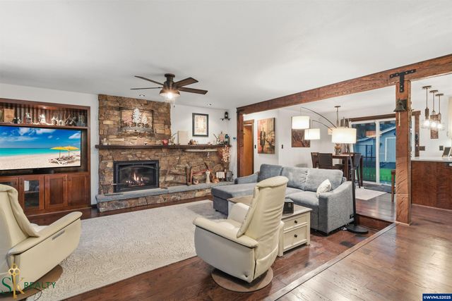 2555 NW Squire Pl, Albany, OR 97321