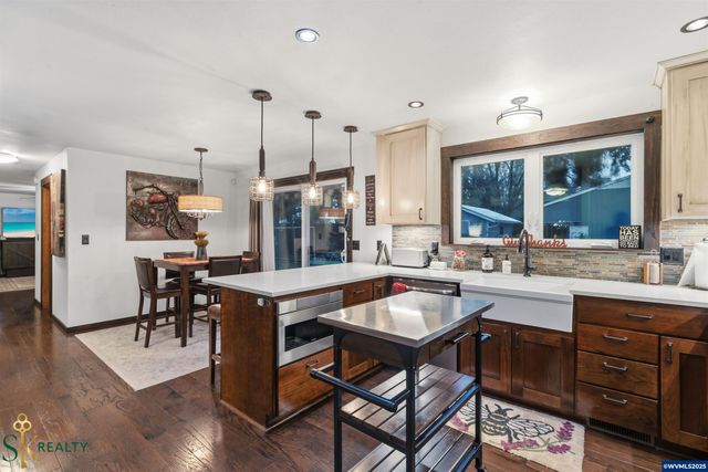 2555 NW Squire Pl, Albany, OR 97321