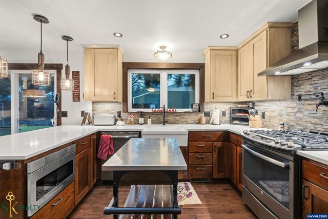 2555 NW Squire Pl, Albany, OR 97321