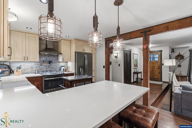 2555 NW Squire Pl, Albany, OR 97321