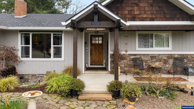 2555 NW Squire Pl, Albany, OR 97321