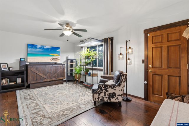 2555 NW Squire Pl, Albany, OR 97321