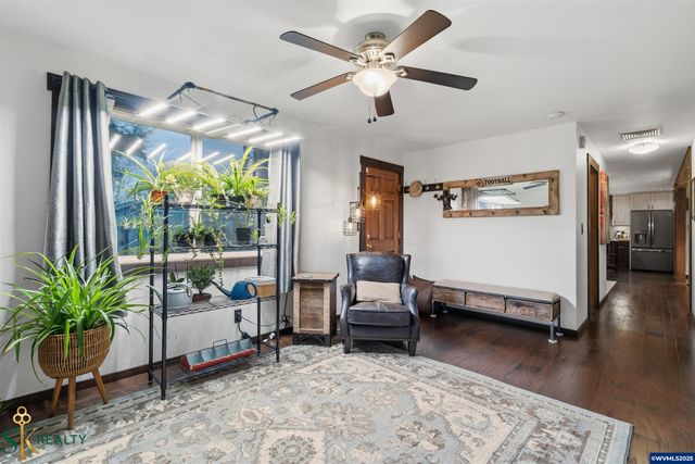 2555 NW Squire Pl, Albany, OR 97321