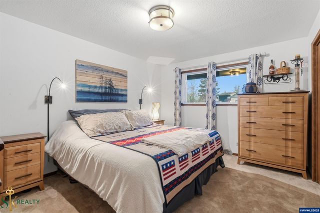 2555 NW Squire Pl, Albany, OR 97321