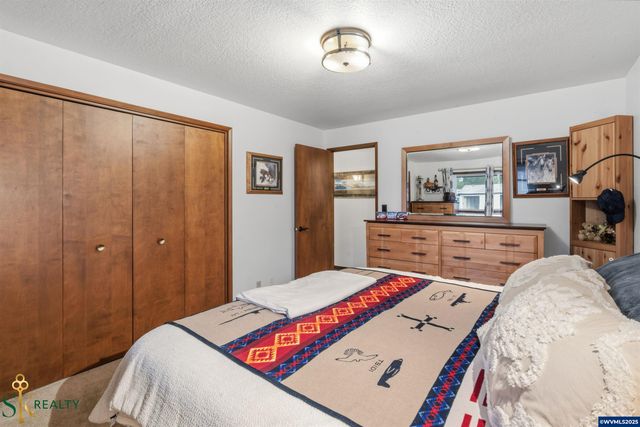 2555 NW Squire Pl, Albany, OR 97321