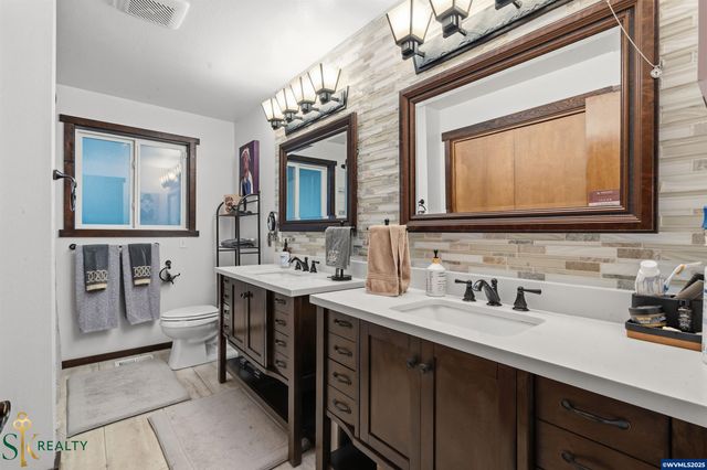 2555 NW Squire Pl, Albany, OR 97321