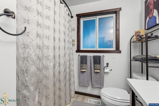 2555 NW Squire Pl, Albany, OR 97321