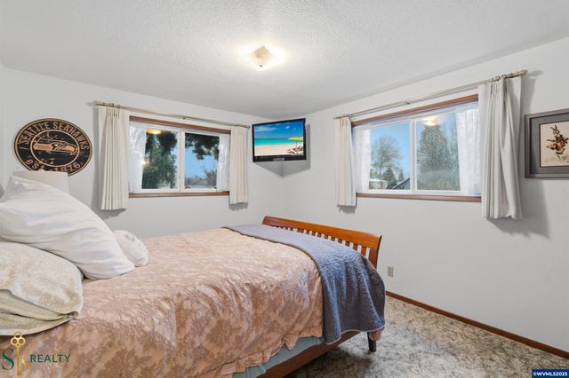 2555 NW Squire Pl, Albany, OR 97321