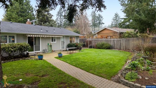 2555 NW Squire Pl, Albany, OR 97321