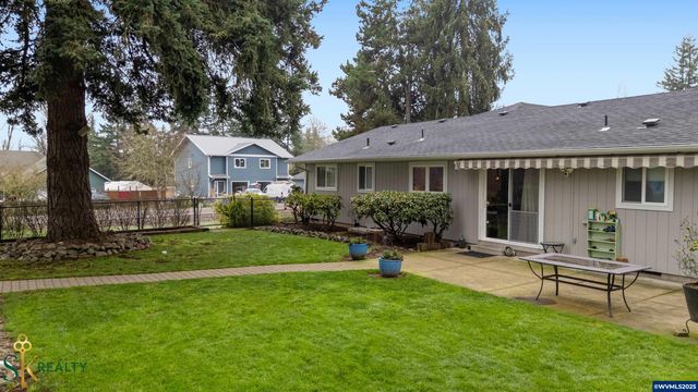 2555 NW Squire Pl, Albany, OR 97321