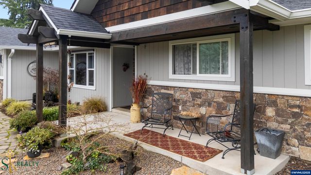 2555 NW Squire Pl, Albany, OR 97321