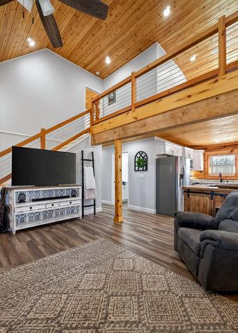 108 Crestview Ln, Livingston, TN 38570