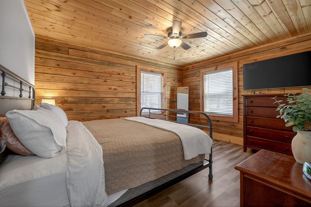 108 Crestview Ln, Livingston, TN 38570