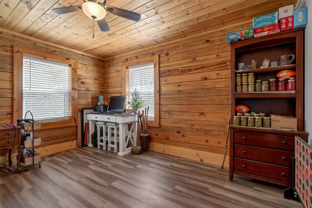 108 Crestview Ln, Livingston, TN 38570