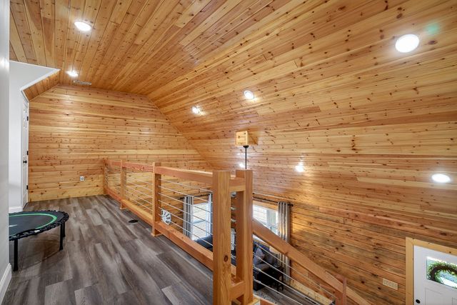 108 Crestview Ln, Livingston, TN 38570