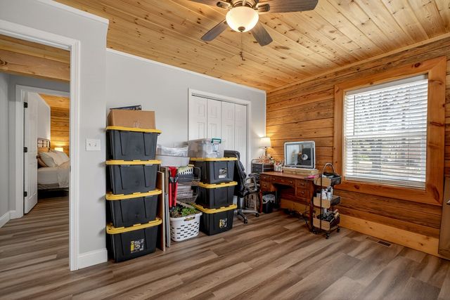 108 Crestview Ln, Livingston, TN 38570