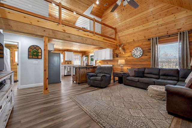 108 Crestview Ln, Livingston, TN 38570