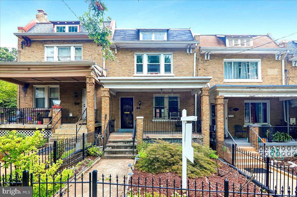 4429 3RD ST NW, Washington, DC 20011