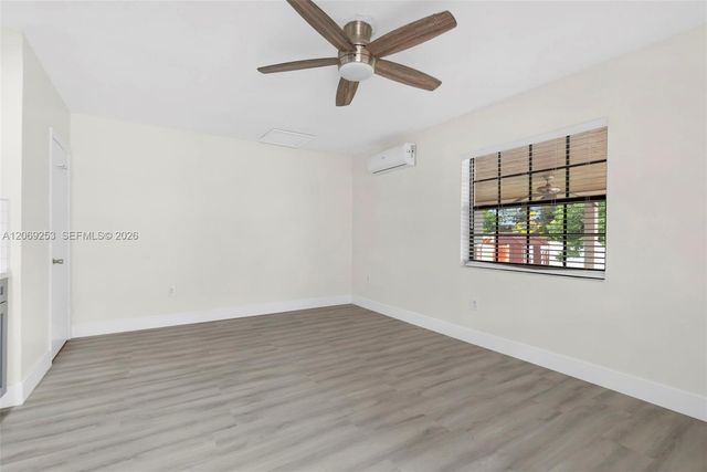 142 W 35th Street, Hialeah, FL 33012