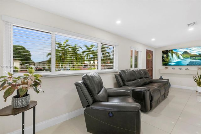 142 W 35th Street, Hialeah, FL 33012