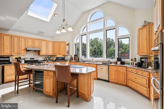 28 HIGH RIDGE RD, Skillman, NJ 08558