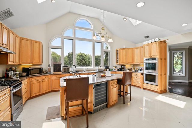 28 HIGH RIDGE RD, Skillman, NJ 08558