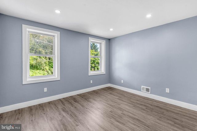 905 MULBERRY ST, Brookhaven, PA 19015