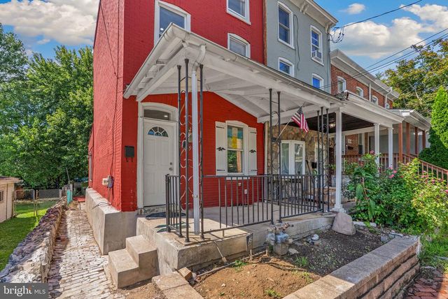 905 MULBERRY ST, Brookhaven, PA 19015