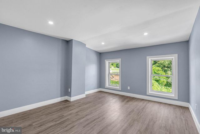 905 MULBERRY ST, Brookhaven, PA 19015