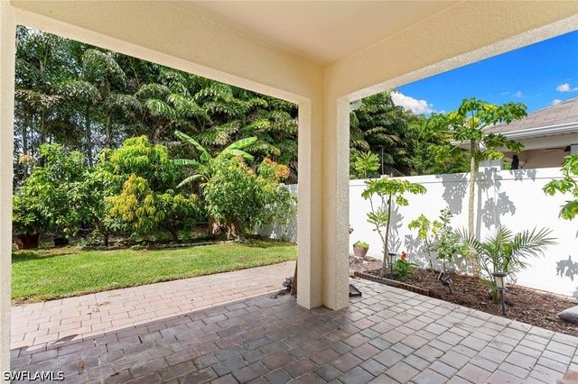 722 Hadley PL W, Naples, FL 34104