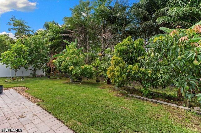722 Hadley PL W, Naples, FL 34104