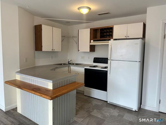 1334 Dixwell Avenue C, Hamden, CT 06514