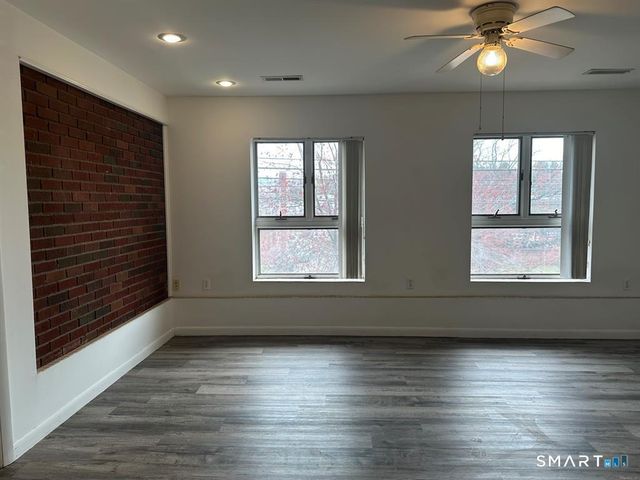 1334 Dixwell Avenue C, Hamden, CT 06514