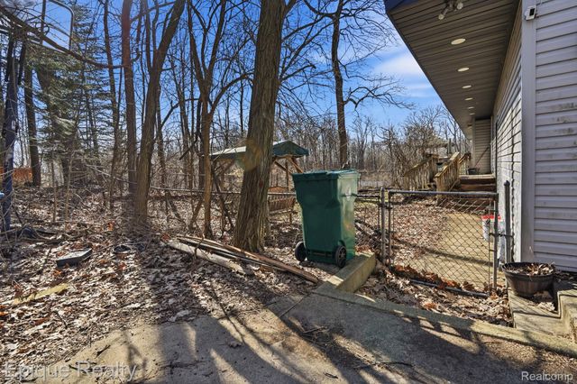 3813 Watuga Street, Commerce Charter Township, MI 48390