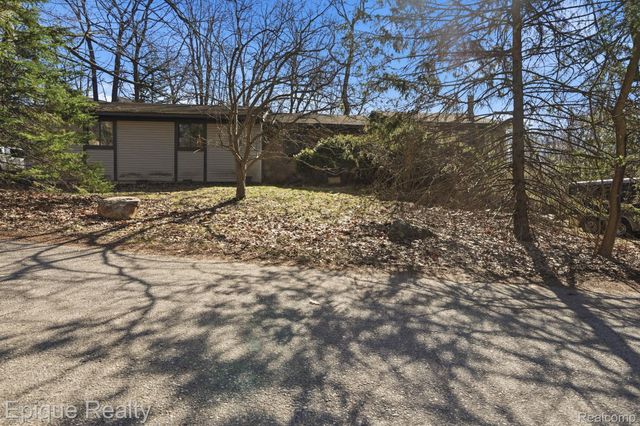 3813 Watuga Street, Commerce Charter Township, MI 48390